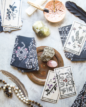 Load image into Gallery viewer, Intuitive Tarot Readings